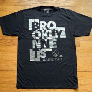 Men’s Adidas Brooklyn Nets T-shirt, size large